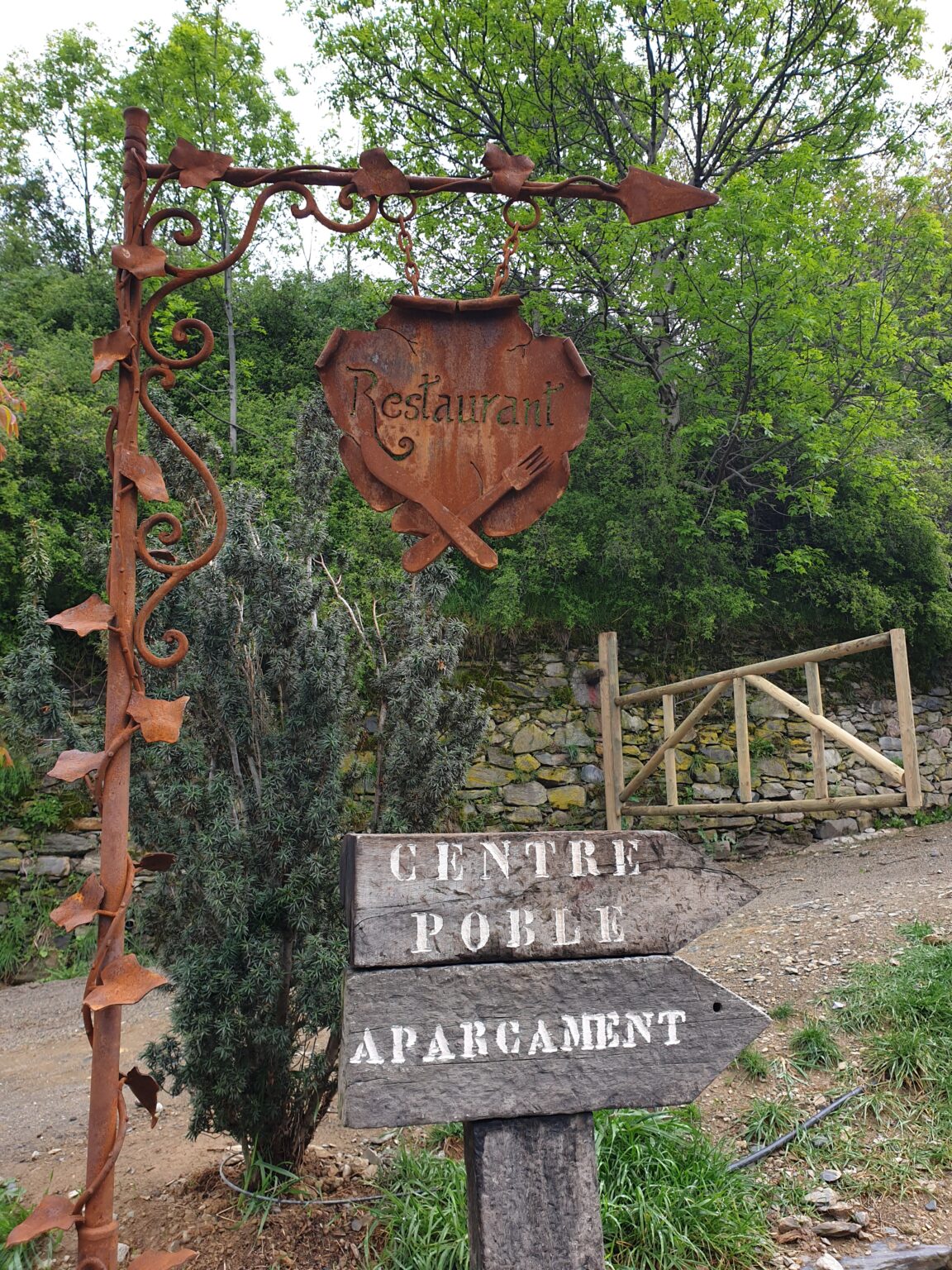 Auvinya, el pueblo medieval de Andorra ヅ