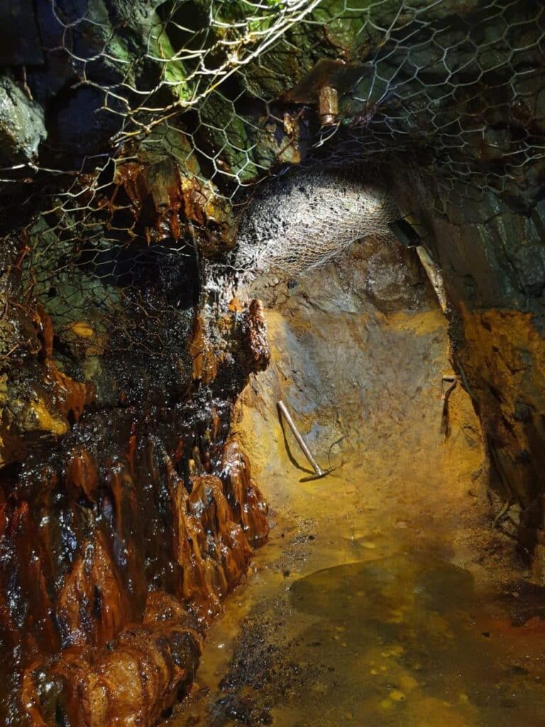 Interior mina de Llorts andorra