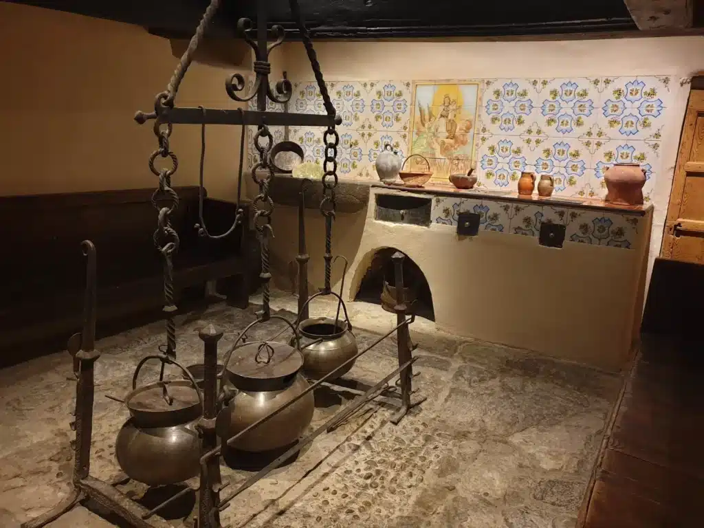 Cocina de Casa de La Vall, monumento Andorra la Vella