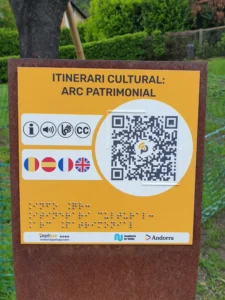 Placa con QR, punto de interes cultural