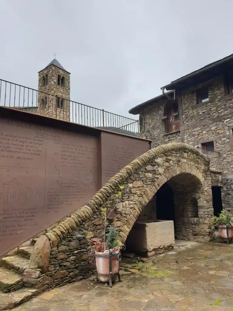 plaza del pueblo medieval andorra